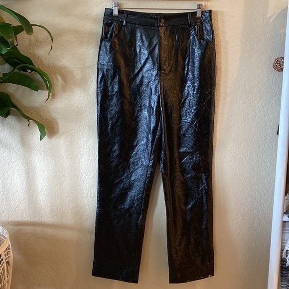 White fox shiny black faux leather pants - Picture 2 of 10